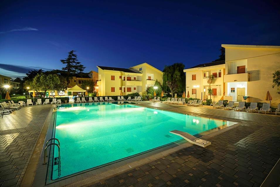 Apulia Hotel Sellia Marina Esterno foto
